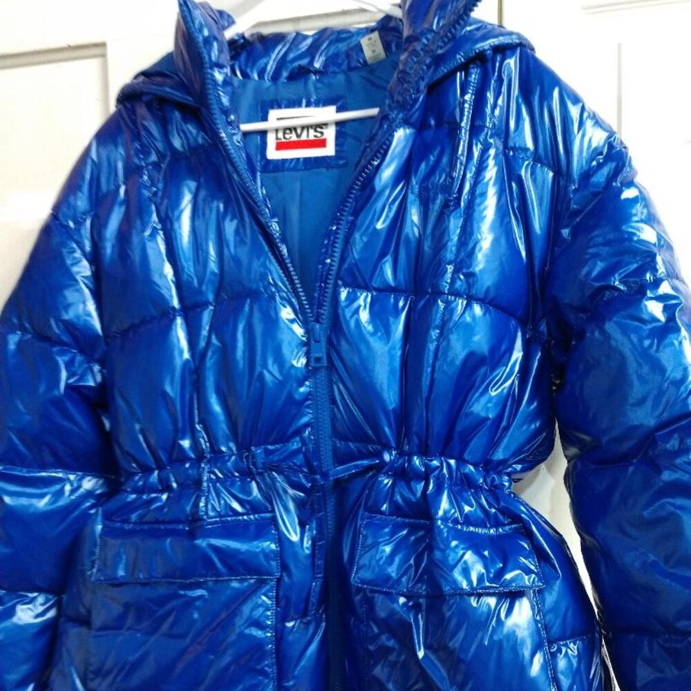NEW Levi's Women's M Quilted Megan Hooded Puffer Jacket in Polished Royal Blue